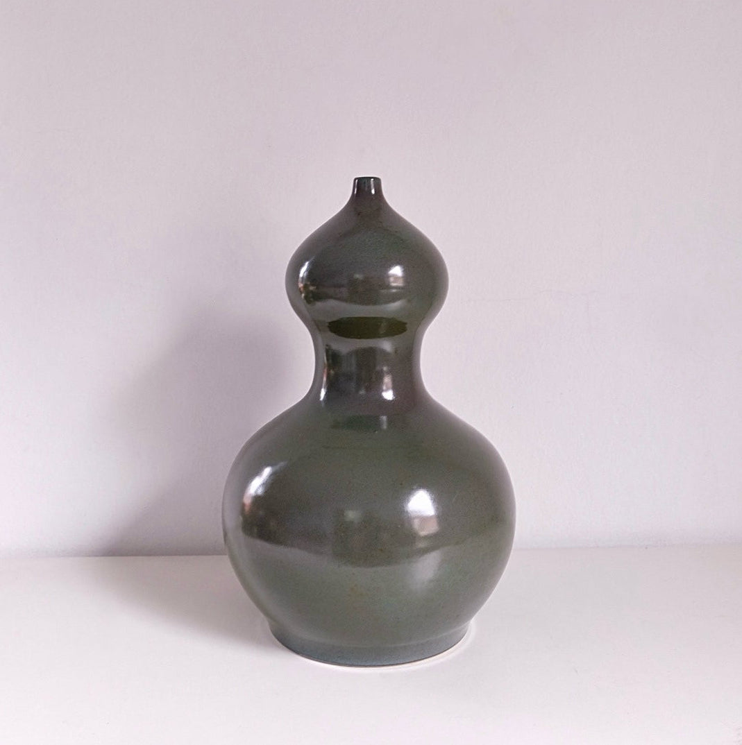 The Vase H33