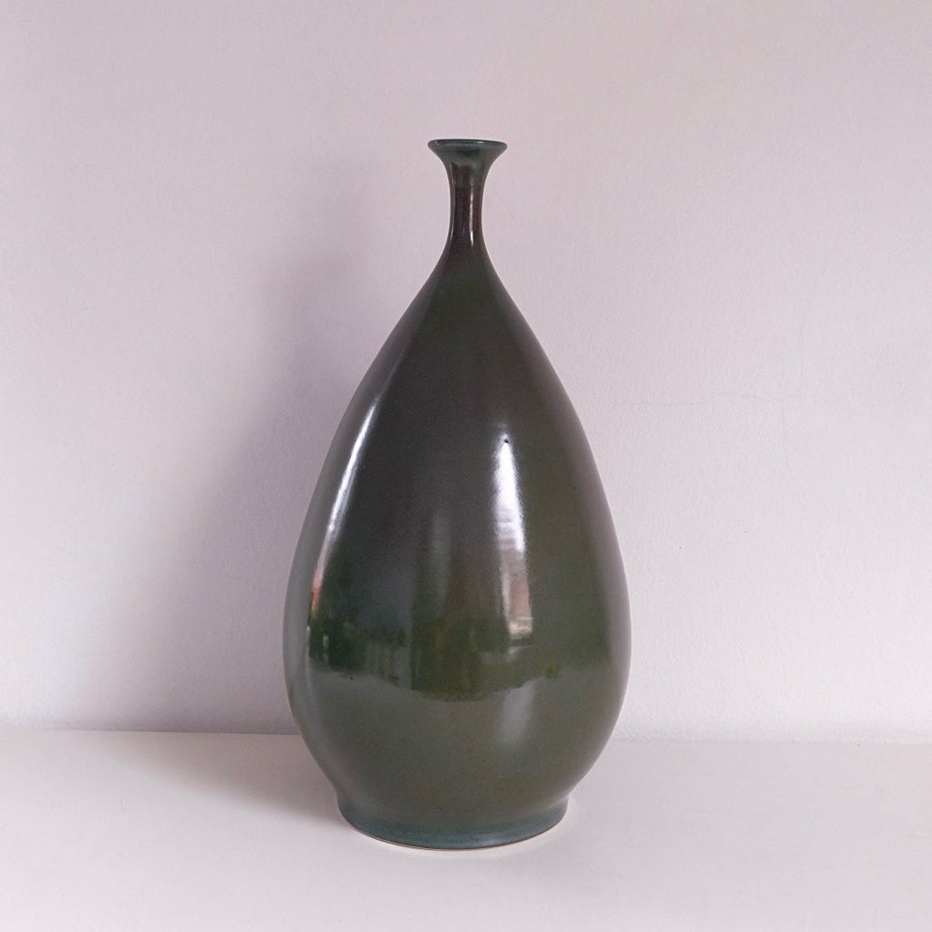 The Vase H37