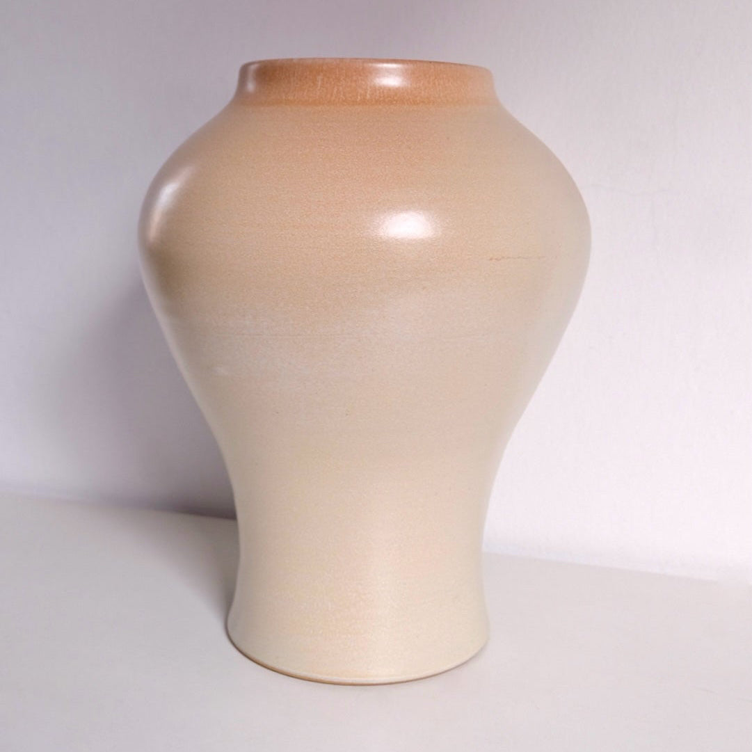 The Vase H29