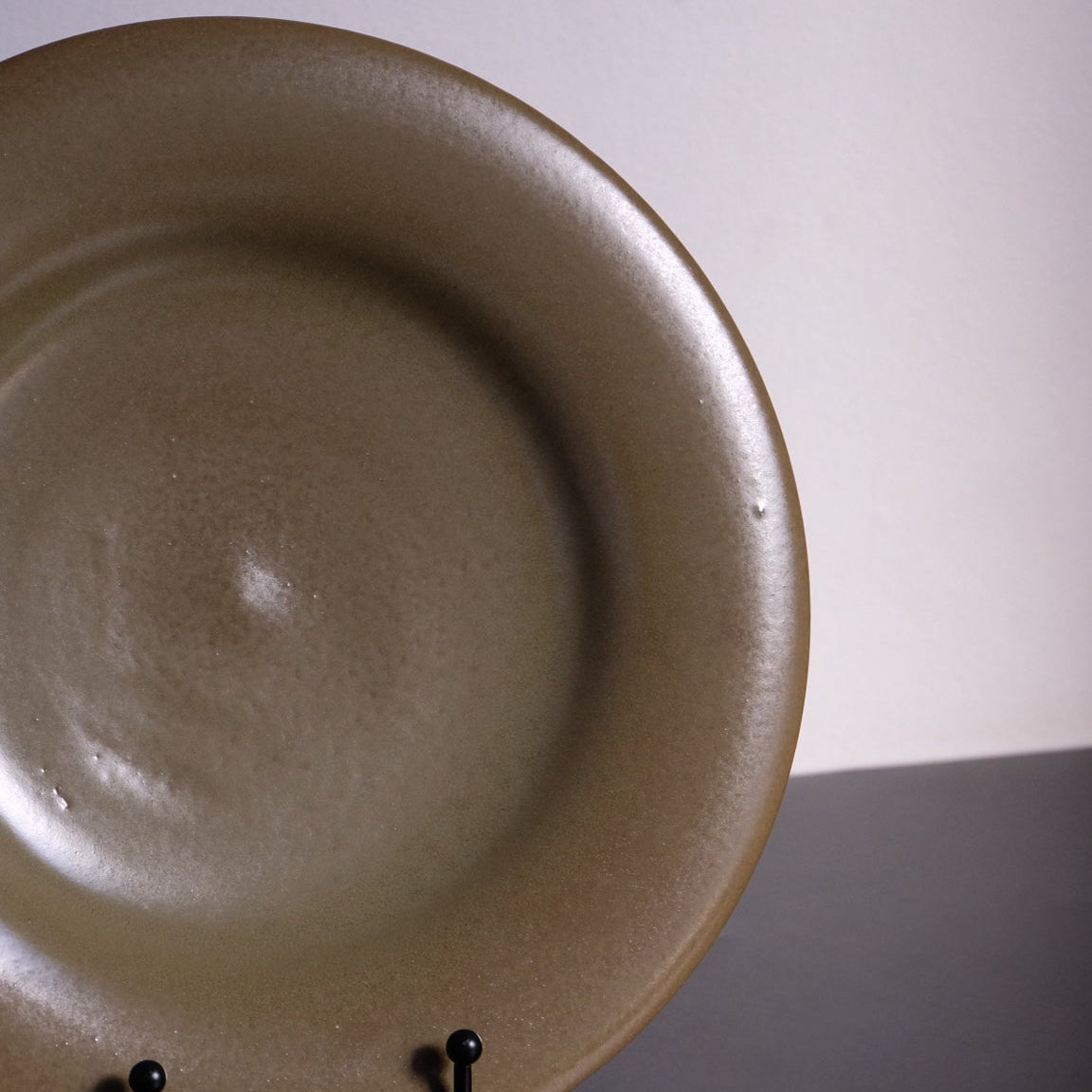 Muted Plate
